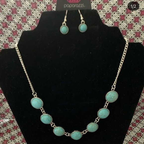 Necklace and matching Earrings - Picture 1 of 2